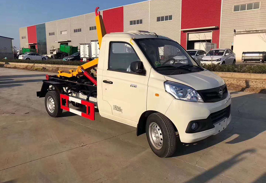 福田祥菱V勾臂垃圾車(chē)