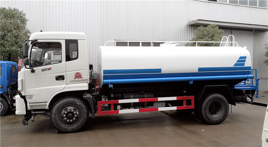 東風(fēng)御虎D913灑水車